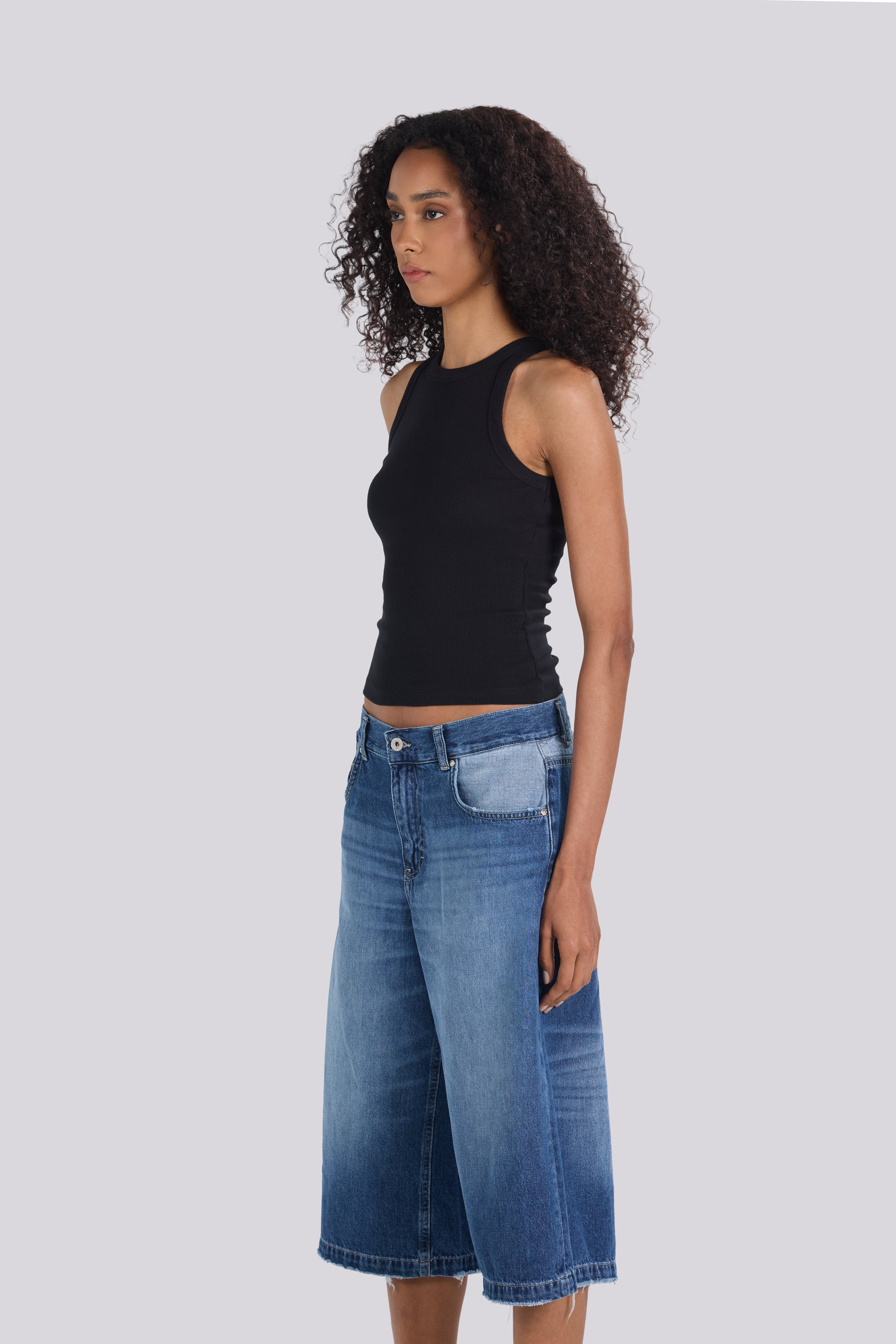 ROUND NECK TANK TOP BLACK