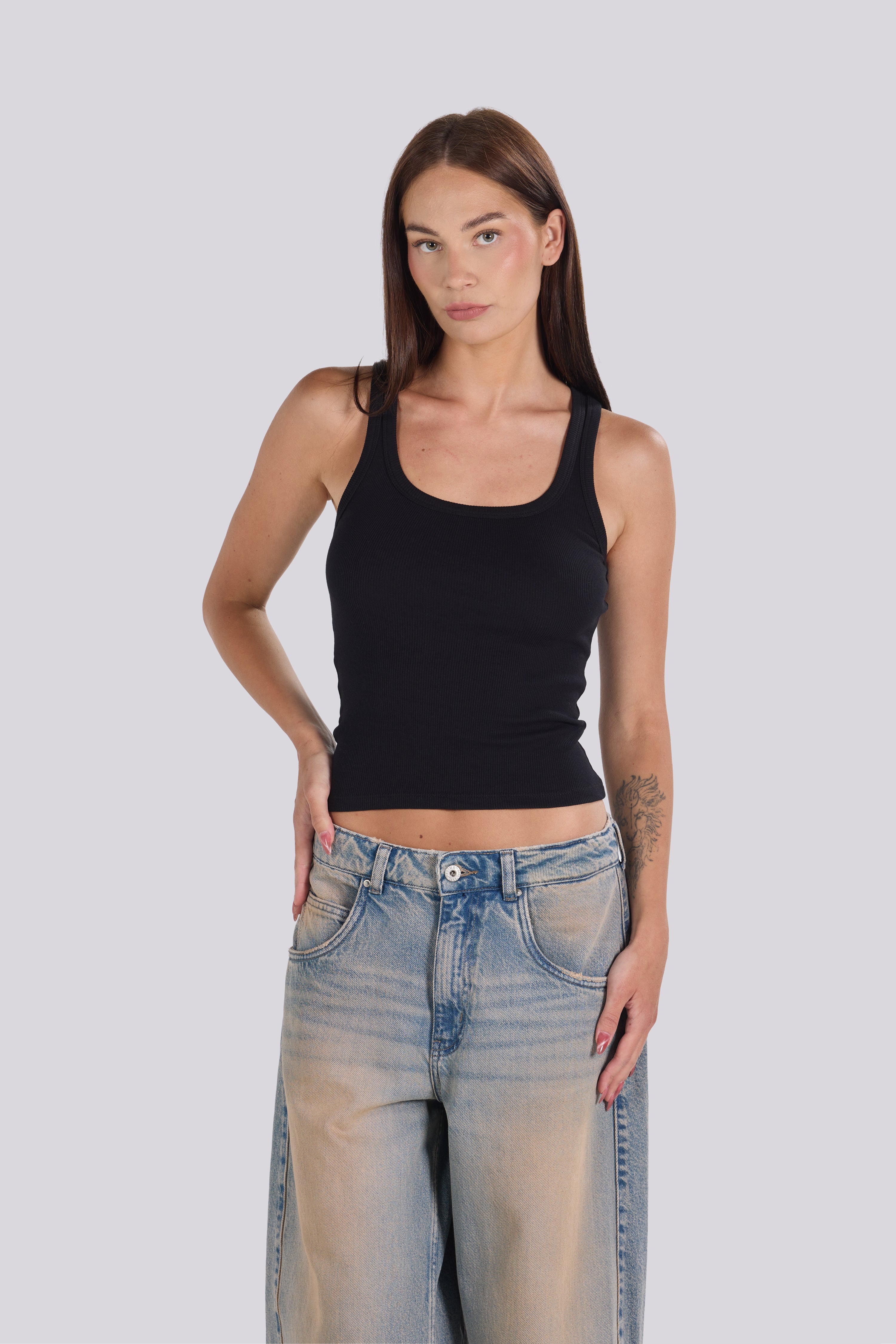 U- NECK TANK TOP BLACK