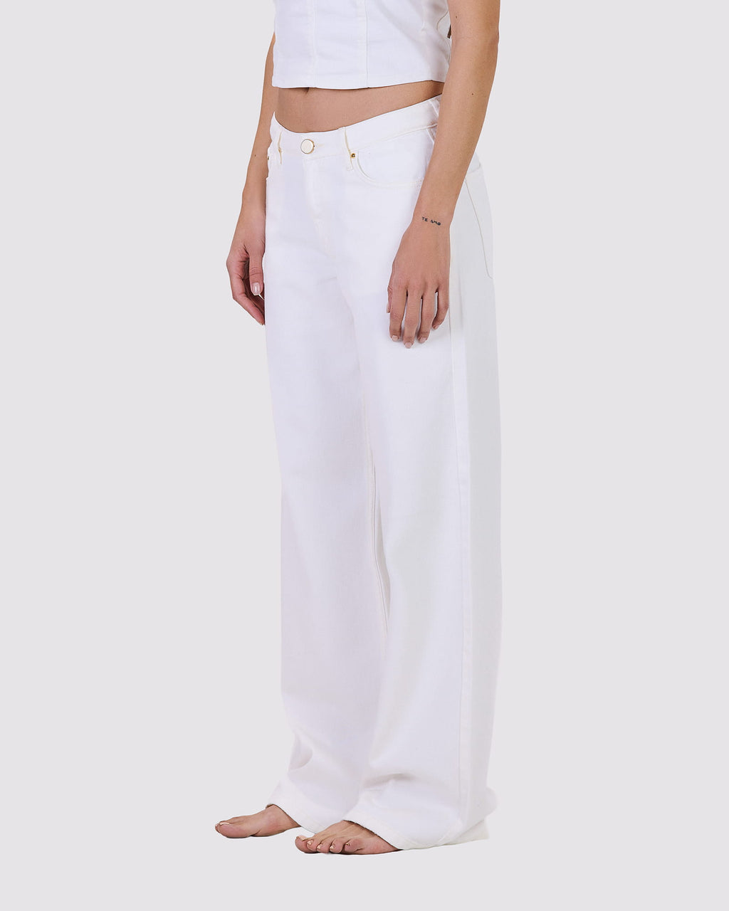 LUCIA - LOOSE DENIM - MID RISE - BAGGY FIT WHITE