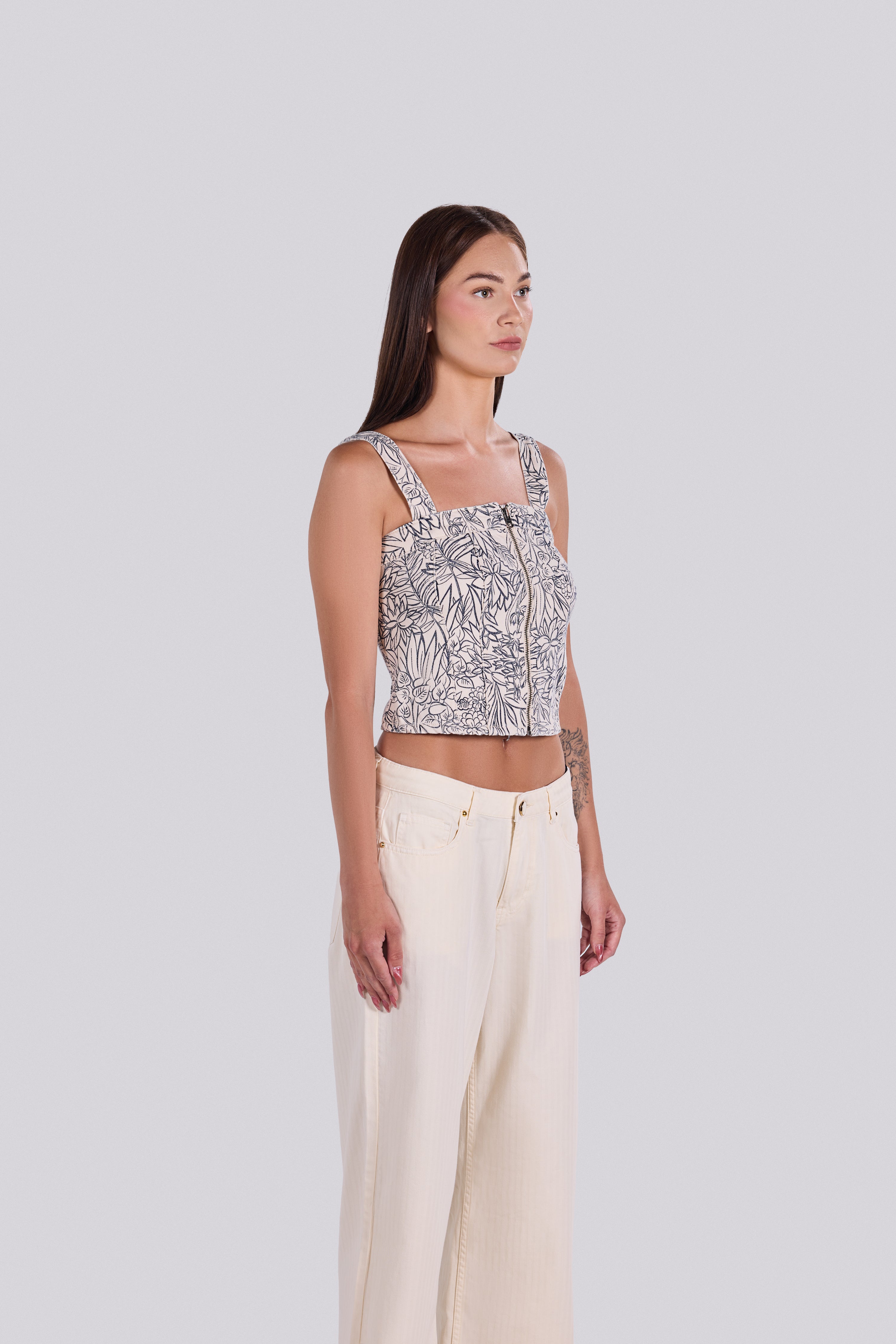 VERA DENIM TOP FLORAL