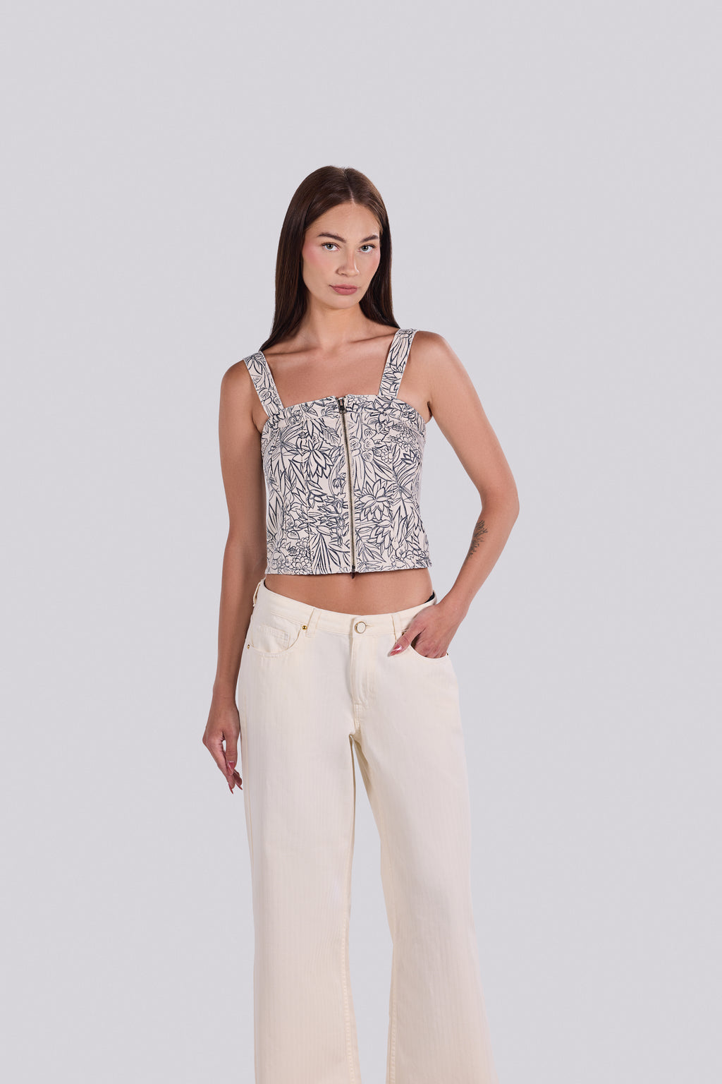 VERA DENIM TOP FLORAL